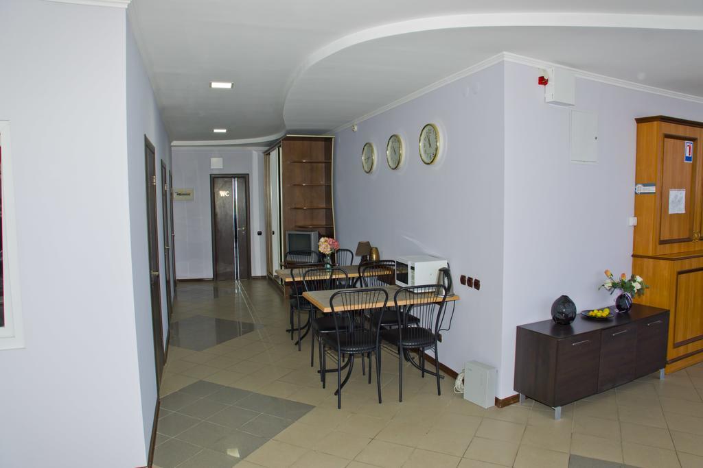 Hotel Merkuriy Lviv Extérieur photo